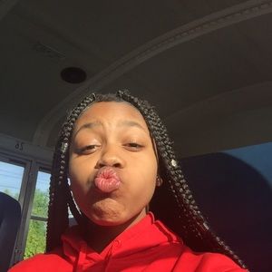 Meet your Posher, Mia